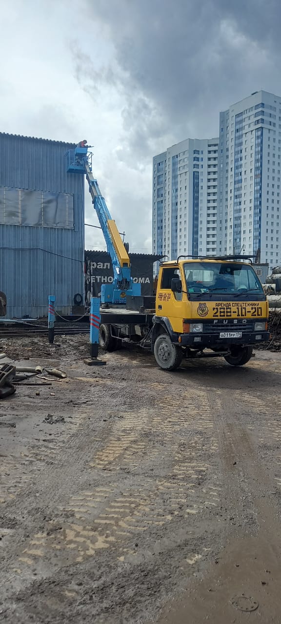 Автовышка на объекте